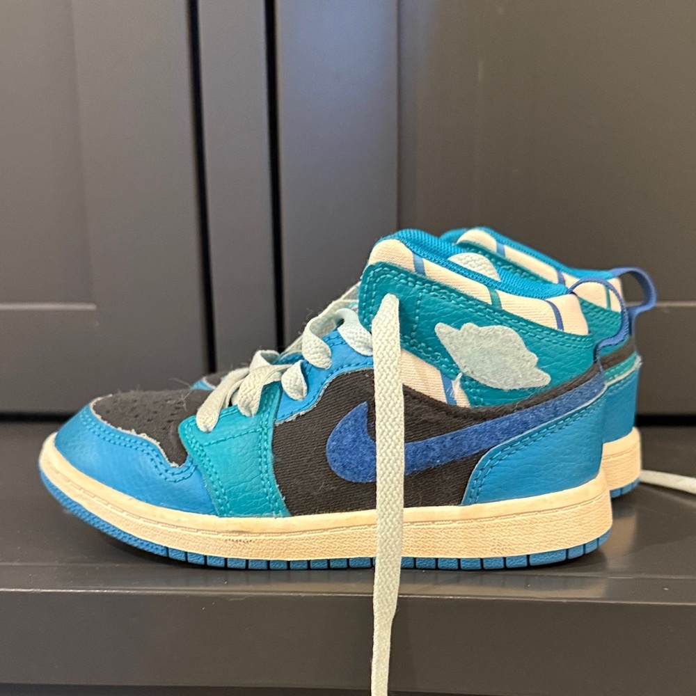 Nike Jordan *Rare* Boys Teal and Black Sneakers